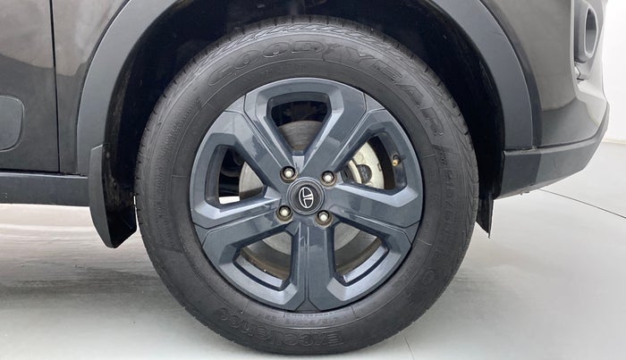2021 Tata NEXON XZA+(O) DARK EDITION 1.2 RTN, Petrol, Automatic, 26,940 km, Right Front Wheel