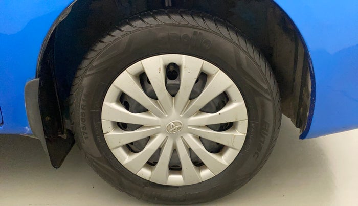 2011 Toyota Etios Liva G, Petrol, Manual, 75,554 km, Right Front Wheel