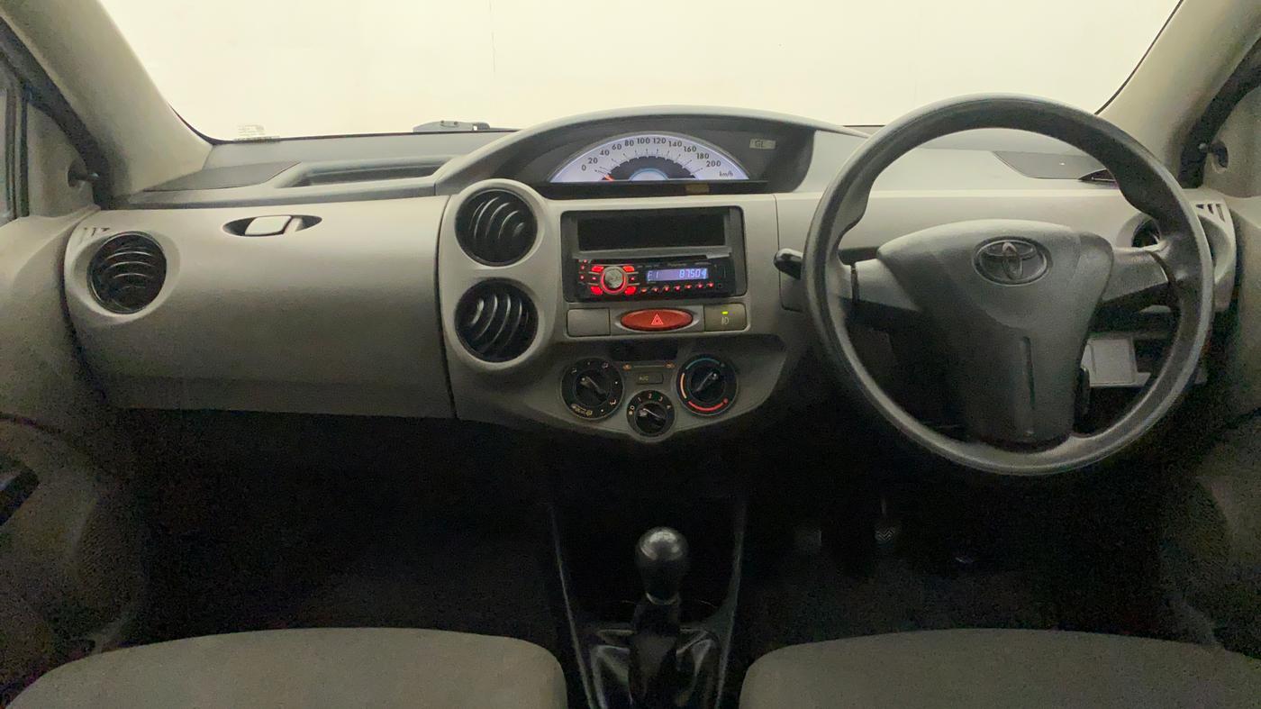 2011 Toyota Etios Liva G, Petrol, Manual, 75,554 km, Dashboard