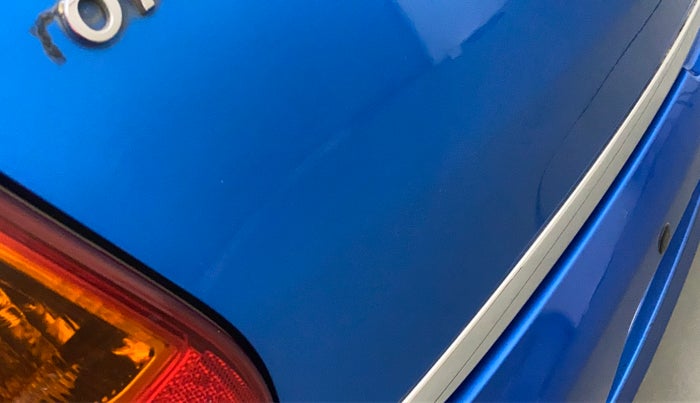 2011 Toyota Etios Liva G, Petrol, Manual, 75,554 km, Dicky (Boot door) - Slightly dented