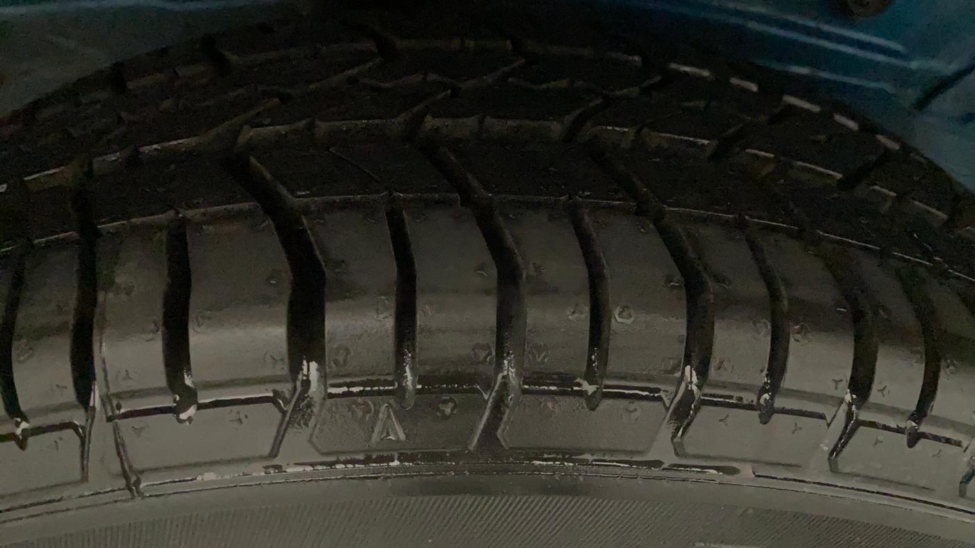 2011 Toyota Etios Liva G, Petrol, Manual, 75,554 km, Right Rear Tyre Tread
