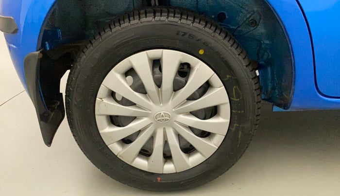 2011 Toyota Etios Liva G, Petrol, Manual, 75,554 km, Right Rear Wheel