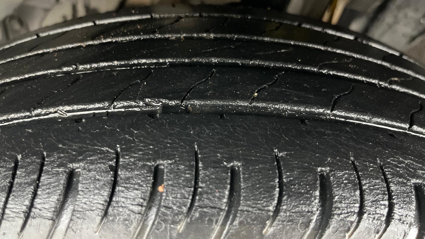 2022 Nissan MAGNITE XL, Petrol, Manual, 54,684 km, Left Front Tyre Tread