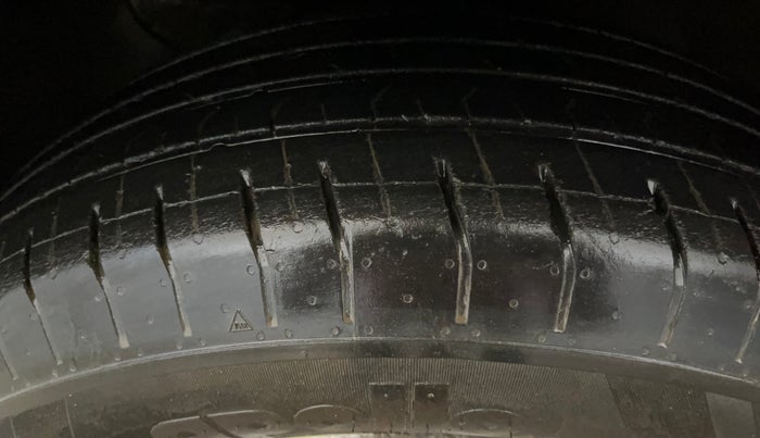 2017 Hyundai Creta E PLUS 1.6 PETROL, Petrol, Manual, 68,949 km, Left Front Tyre Tread