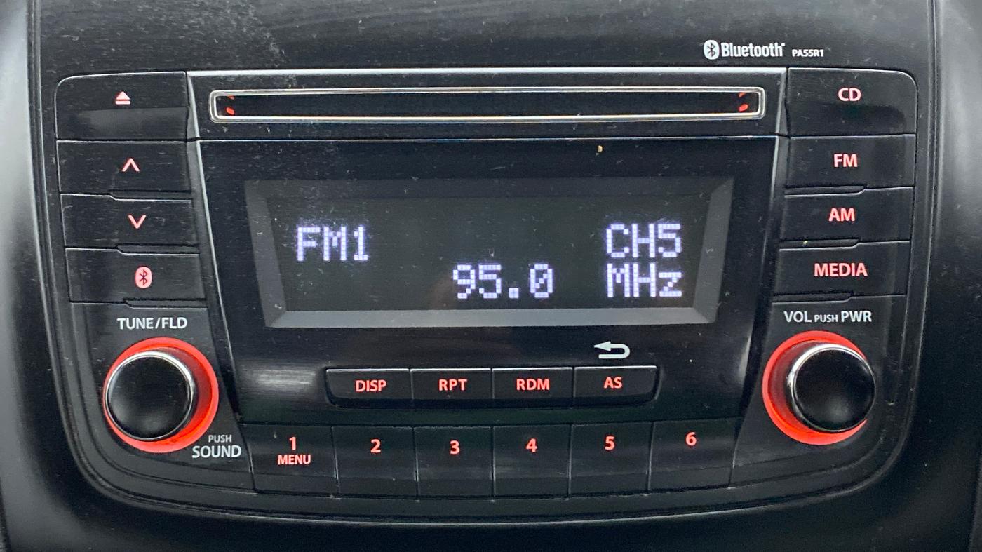 2018 Maruti Swift VXI, Petrol, Manual, 41,672 km, Infotainment System