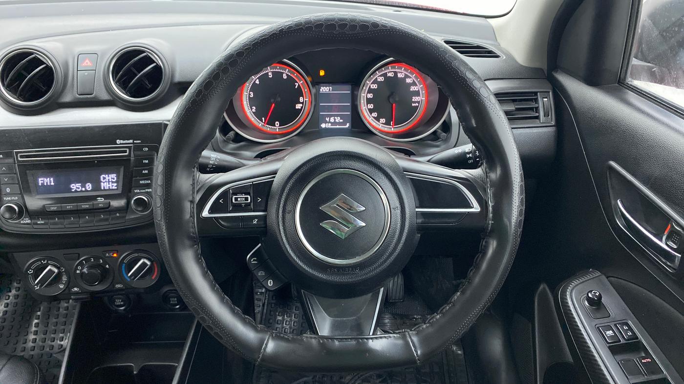 2018 Maruti Swift VXI, Petrol, Manual, 41,672 km, Steering Wheel Close Up