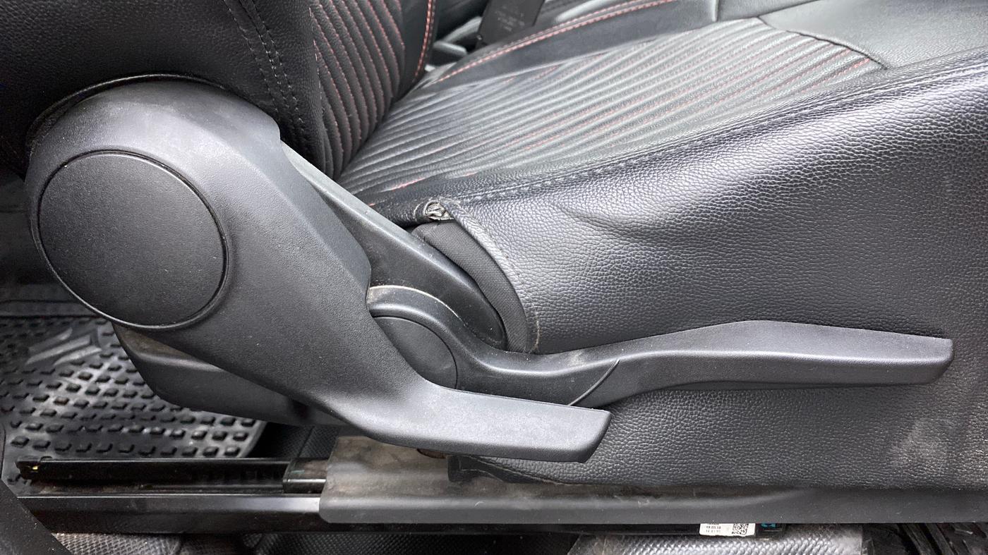 2018 Maruti Swift VXI, Petrol, Manual, 41,672 km, Driver Side Adjustment Panel