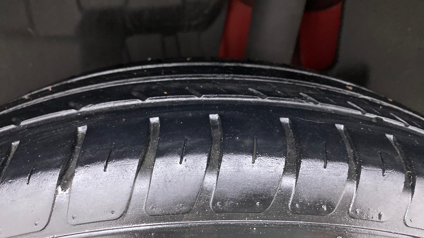2018 Maruti Swift VXI, Petrol, Manual, 41,672 km, Left Rear Tyre Tread