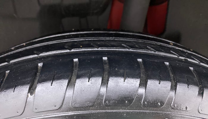 2018 Maruti Swift VXI, Petrol, Manual, 41,672 km, Left Rear Tyre Tread