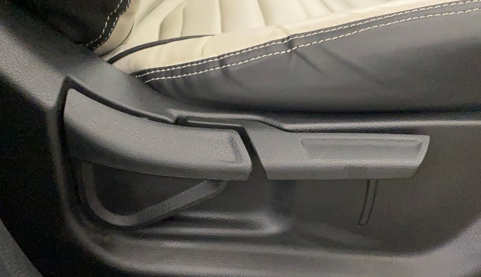 2021 KIA SONET HTX 1.0 IMT, Petrol, Manual, 28,464 km, Driver Side Adjustment Panel