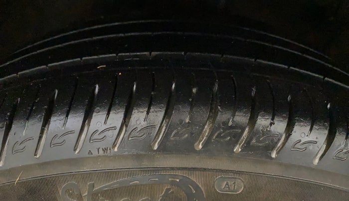 2021 KIA SONET HTX 1.0 IMT, Petrol, Manual, 28,464 km, Left Front Tyre Tread