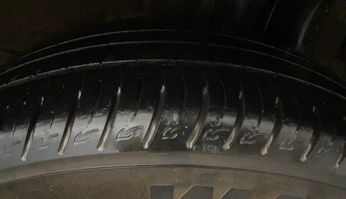 2021 KIA SONET HTX 1.0 IMT, Petrol, Manual, 28,464 km, Left Rear Tyre Tread
