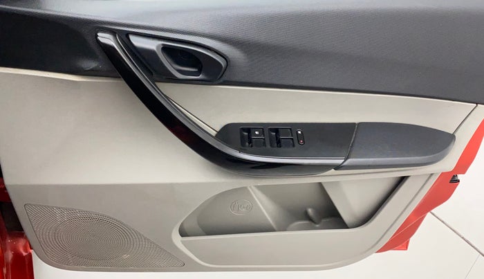 2018 Tata Tiago XTA PETROL, Petrol, Automatic, 43,348 km, Driver Side Door Panels Control