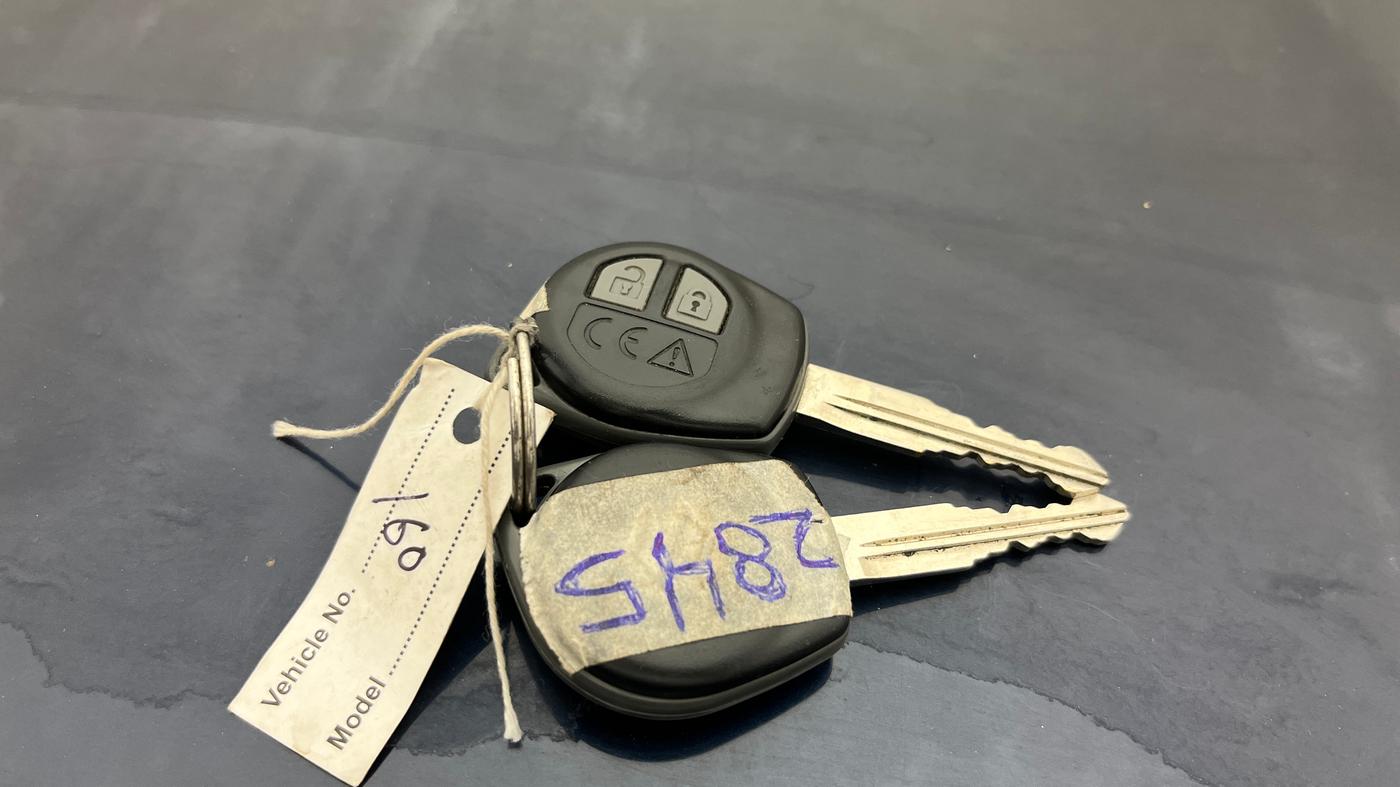 2023 Maruti FRONX DELTA PLUS 1.2L AGS, Petrol, Automatic, 29,042 km, Key Close Up