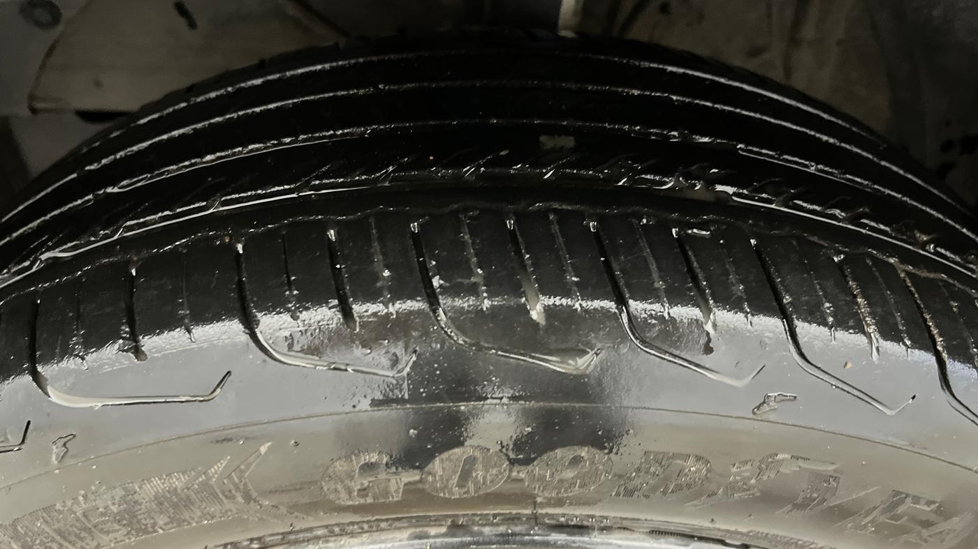 2023 Maruti FRONX DELTA PLUS 1.2L AGS, Petrol, Automatic, 29,042 km, Left Front Tyre Tread