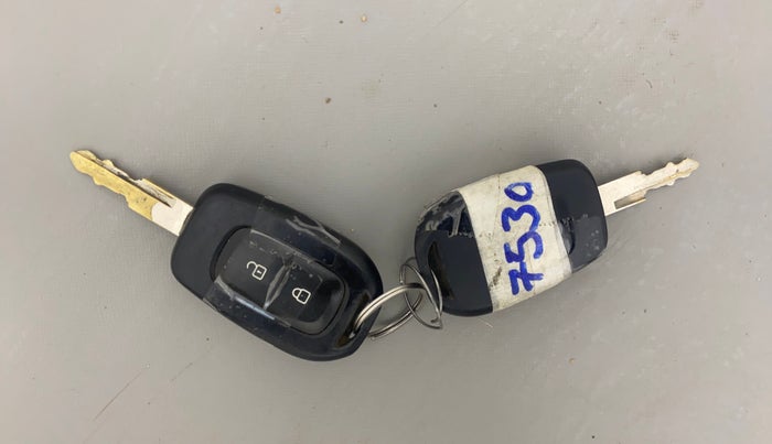 2017 Renault Kwid CLIMBER 1.0 AMT, Petrol, Automatic, 62,208 km, Key Close Up