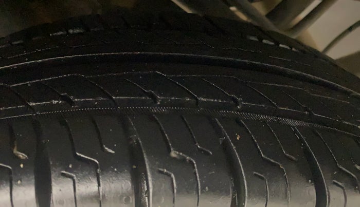 2017 Renault Kwid CLIMBER 1.0 AMT, Petrol, Automatic, 62,208 km, Right Rear Tyre Tread