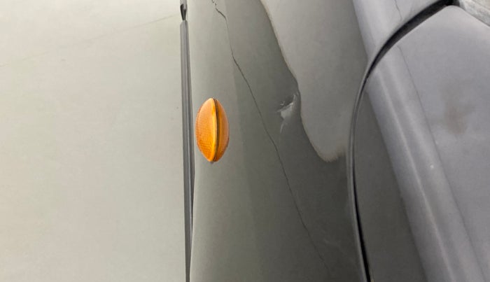 2011 Maruti Wagon R 1.0 LXI, Petrol, Manual, 80,981 km, Right fender - Slightly dented