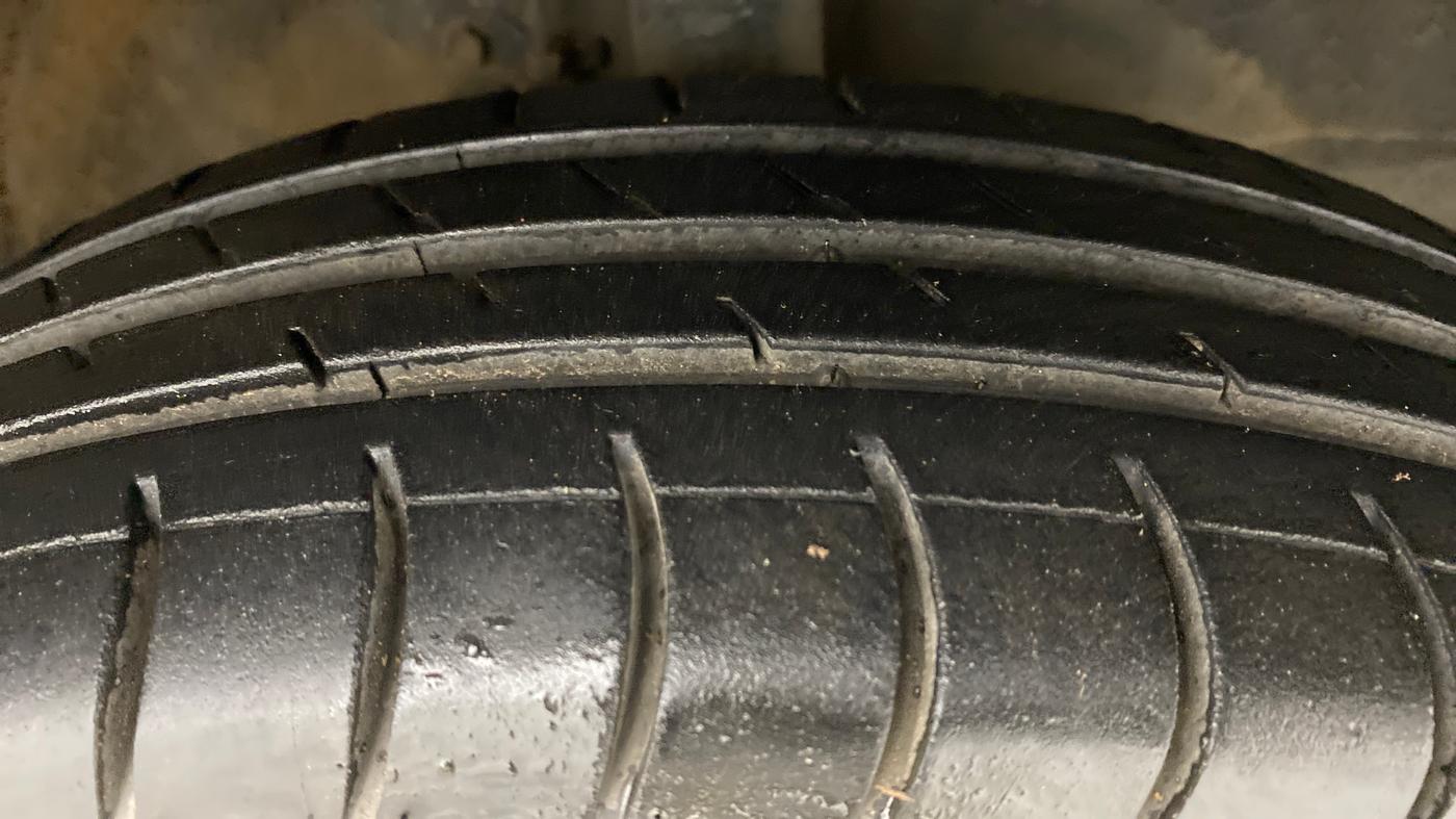 2011 Maruti Wagon R 1.0 LXI, Petrol, Manual, 80,981 km, Right Front Tyre Tread