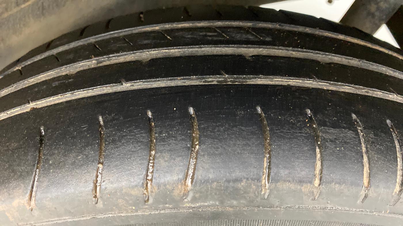 2011 Maruti Wagon R 1.0 LXI, Petrol, Manual, 80,981 km, Left Rear Tyre Tread