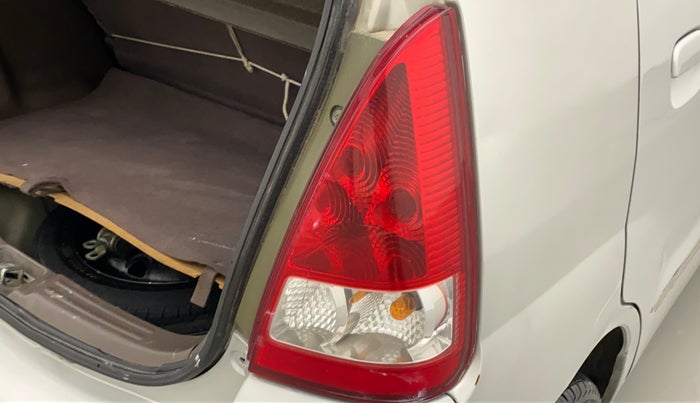 2010 Maruti Zen Estilo VXI, Petrol, Manual, 56,172 km, Right tail light - < 2 inches,no. = 2
