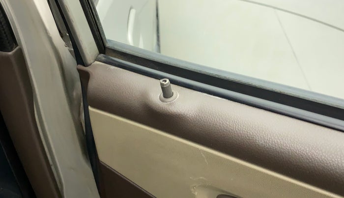 2010 Maruti Zen Estilo VXI, Petrol, Manual, 56,172 km, Lock system - Door lock knob has minor damage