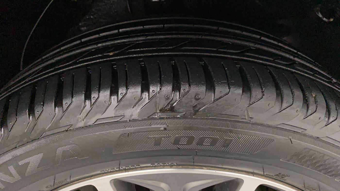 2017 Hyundai Tucson 4WD AT GLS DIESEL, Diesel, Automatic, Right Front Tyre Tread