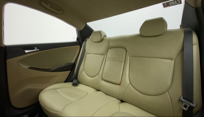 2014 Hyundai Verna FLUIDIC 1.6 VTVT SX, CNG, Manual, 79,988 km, Right Side Rear Door Cabin
