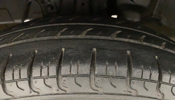2014 Hyundai Eon ERA +, Petrol, Manual, 34,474 km, Right Rear Tyre Tread