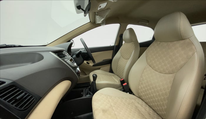 2018 Hyundai Eon MAGNA +, Petrol, Manual, 17,550 km, Right Side Front Door Cabin