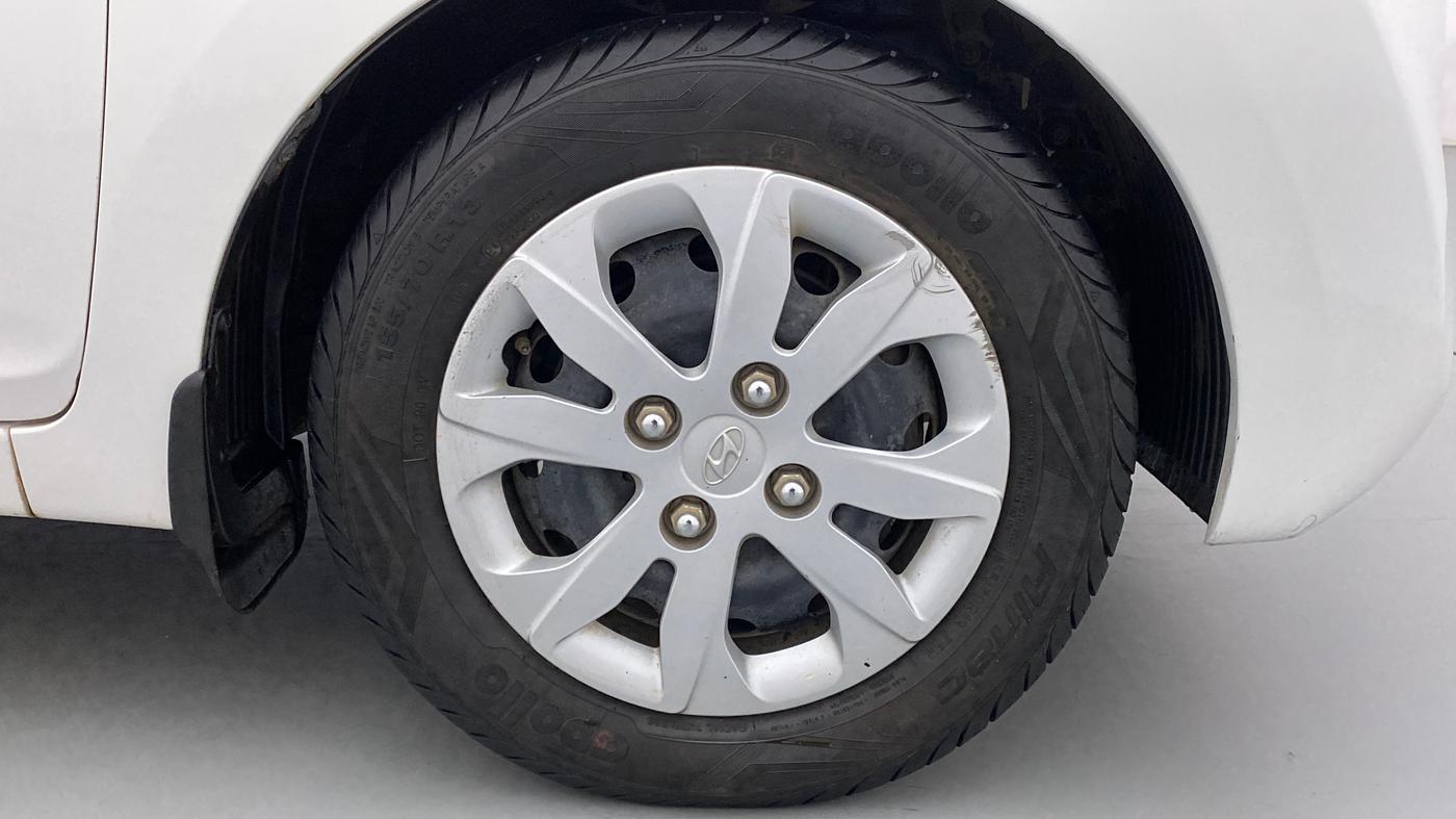 2018 Hyundai Eon MAGNA +, Petrol, Manual, 17,550 km, Right Front Wheel