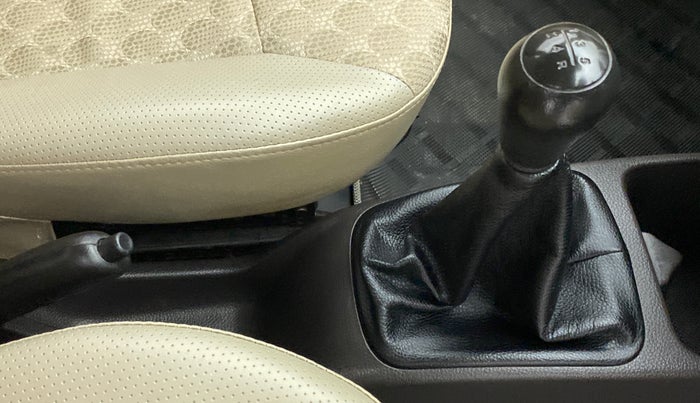 2018 Hyundai Eon MAGNA +, Petrol, Manual, 17,550 km, Gear Lever