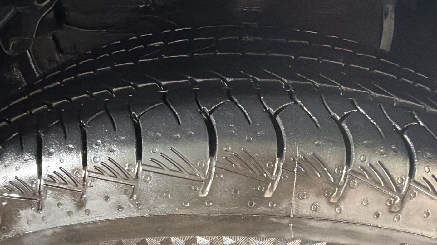 2025 Maruti Grand Vitara DELTA SMART HYBRID, Petrol, Manual, 9,915 km, Left Front Tyre Tread