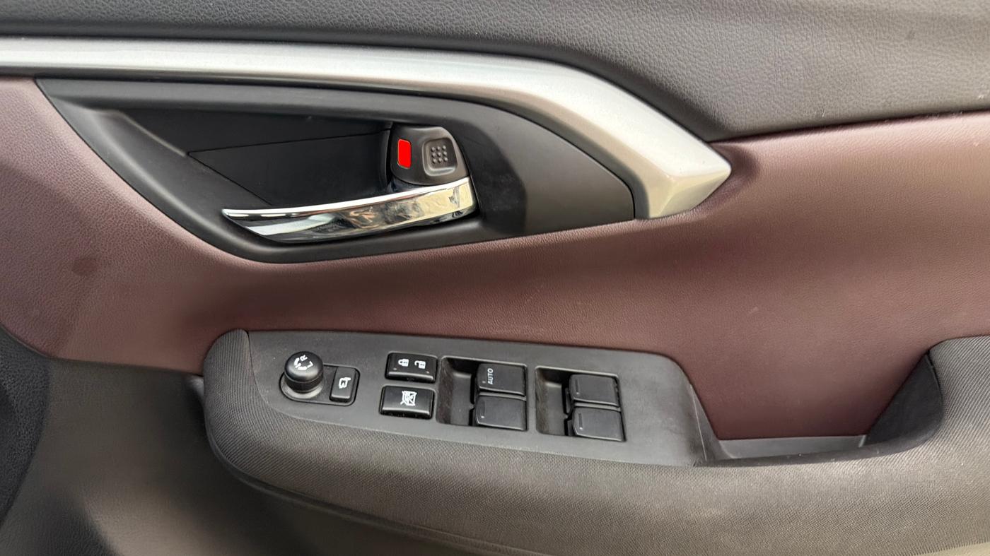 2025 Maruti Grand Vitara DELTA SMART HYBRID, Petrol, Manual, 9,915 km, Driver Side Door Panels Control