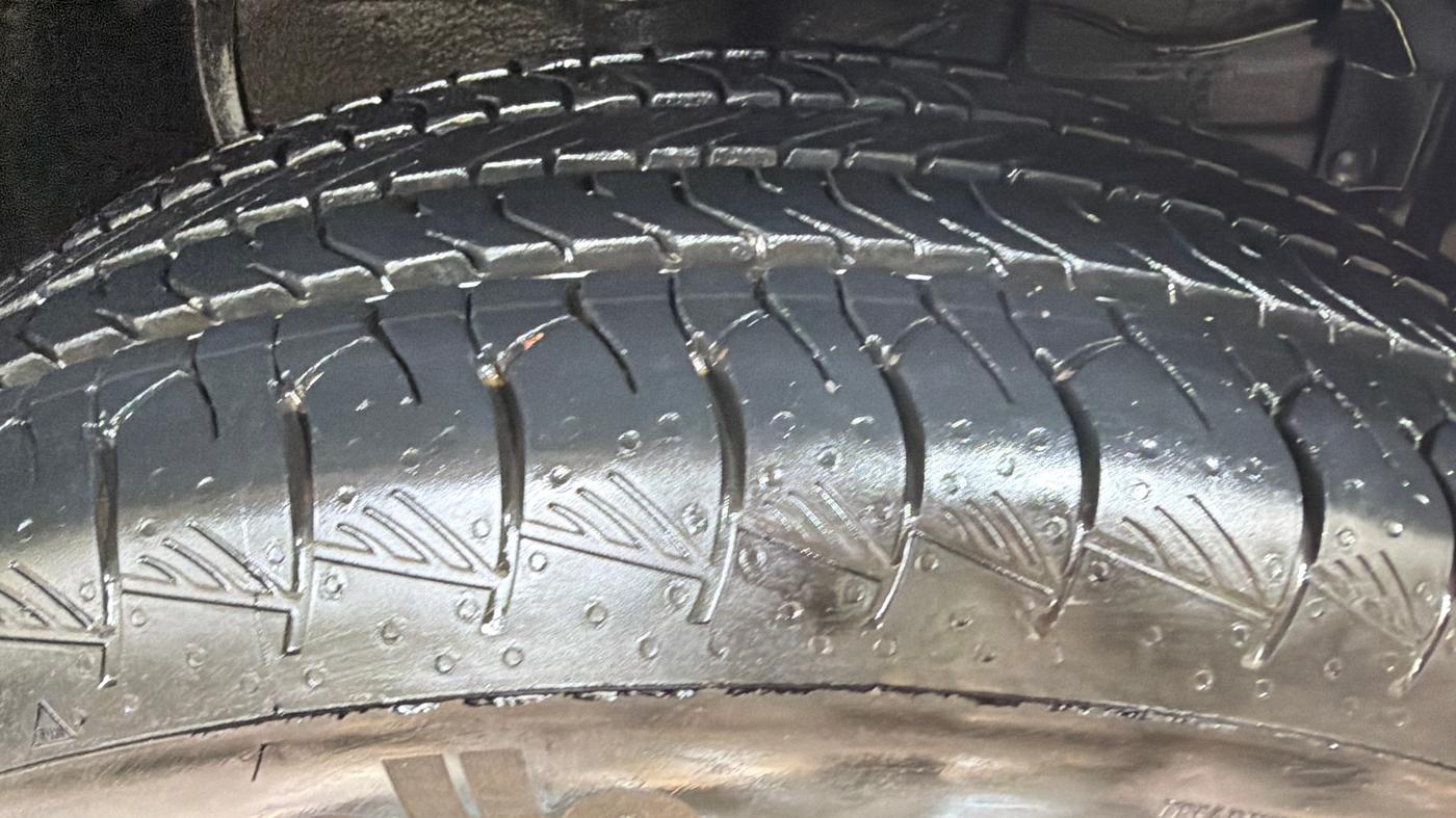 2025 Maruti Grand Vitara DELTA SMART HYBRID, Petrol, Manual, 9,915 km, Right Front Tyre Tread