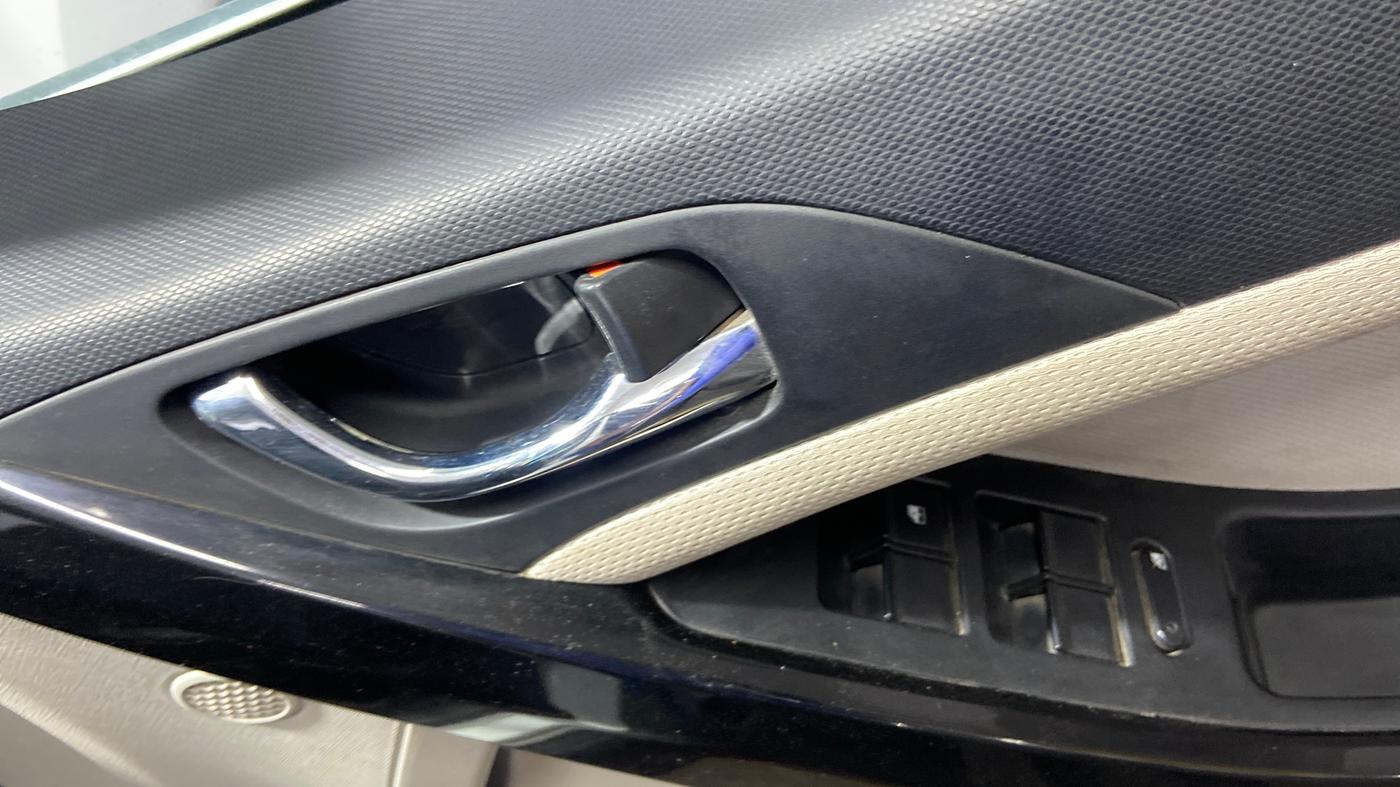 2021 Tata NEXON XZ PLUS (O) PETROL, Petrol, Manual, 69,037 km, Driver Side Door Panels Control