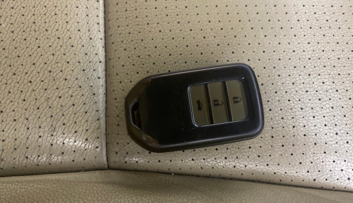 2015 Honda City 1.5L I-VTEC VX CVT, CNG, Automatic, 81,224 km, Key Close Up