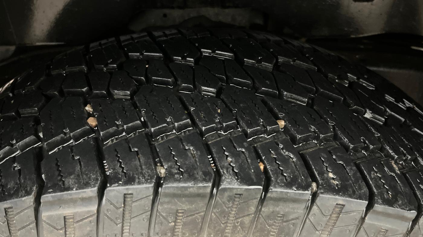 2024 Mahindra Thar LX P 2WD AT HT, Petrol, Automatic, 18,101 km, Right Rear Tyre Tread