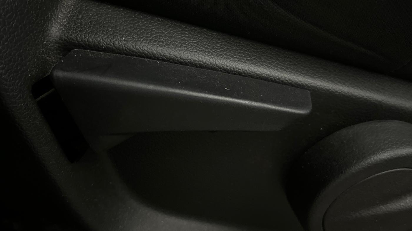 2024 Mahindra Thar LX P 2WD AT HT, Petrol, Automatic, 18,101 km, Driver Side Adjustment Panel