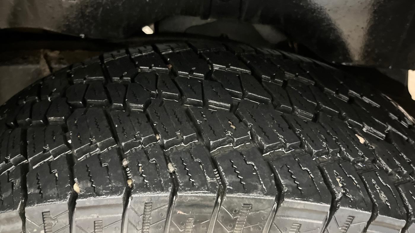 2024 Mahindra Thar LX P 2WD AT HT, Petrol, Automatic, 18,101 km, Left Rear Tyre Tread