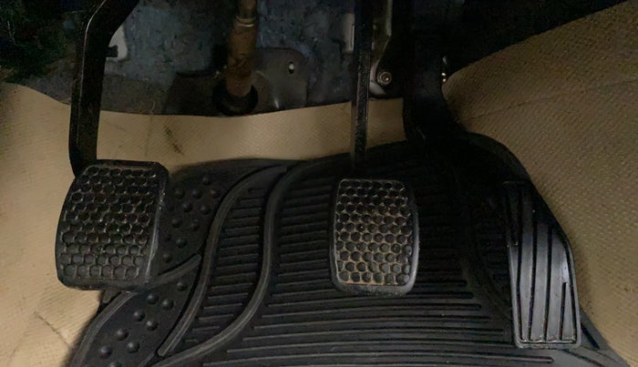 2019 Maruti Alto 800 LXI, Petrol, Manual, 67,596 km, Pedals