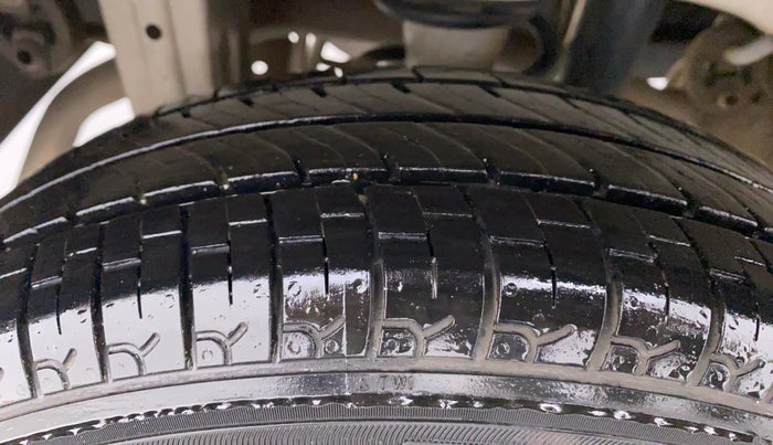 2019 Maruti Alto 800 LXI, Petrol, Manual, 67,596 km, Right Rear Tyre Tread