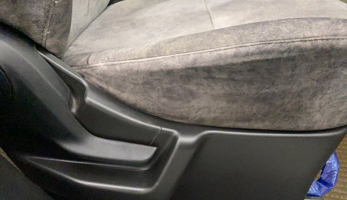 2022 Maruti New Wagon-R LXI CNG 1.0, CNG, Manual, 28,181 km, Driver Side Adjustment Panel