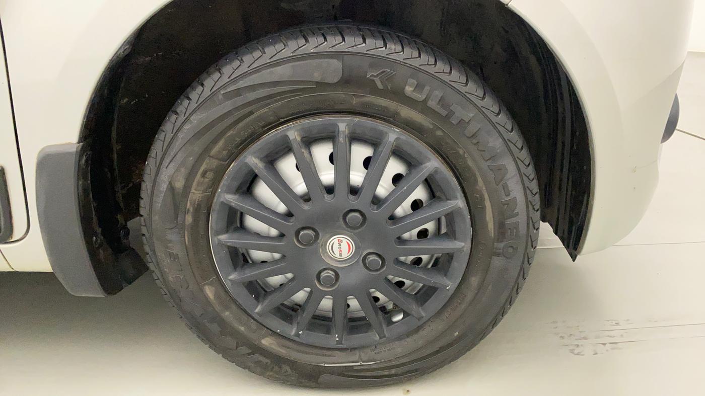2022 Maruti New Wagon-R LXI CNG 1.0, CNG, Manual, 28,181 km, Right Front Wheel