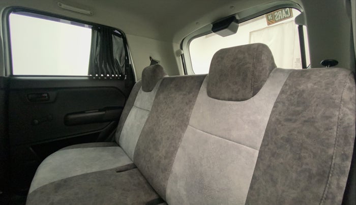 2022 Maruti New Wagon-R LXI CNG 1.0, CNG, Manual, 28,181 km, Right Side Rear Door Cabin