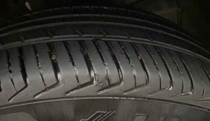 2022 Maruti New Wagon-R LXI CNG 1.0, CNG, Manual, 28,181 km, Left Front Tyre Tread