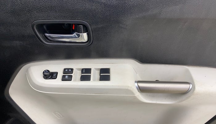 2019 Maruti IGNIS ZETA 1.2 AMT, Petrol, Automatic, 70,496 km, Driver Side Door Panels Control