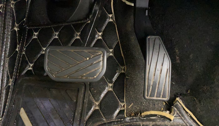 2019 Maruti IGNIS ZETA 1.2 AMT, Petrol, Automatic, 70,496 km, Pedals