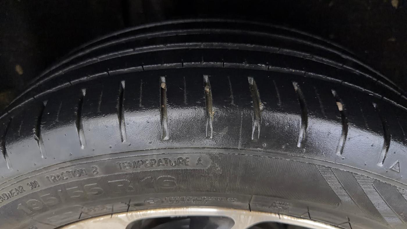 2020 Maruti Baleno ZETA PETROL 1.2, Petrol, Manual, 50,190 km, Right Rear Tyre Tread