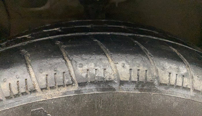2015 Hyundai Grand i10 MAGNA 1.2 KAPPA VTVT, Petrol, Manual, 83,633 km, Left Front Tyre Tread